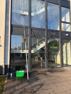 Ramen wassen door Glazenwasserij Beek